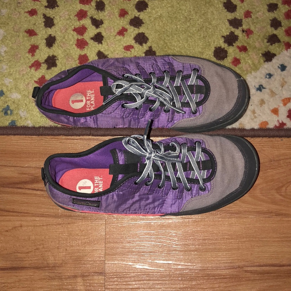 So cute trendy light weight shoes 👟